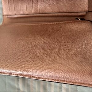 Elegant Kate Spade Wallet/Bag